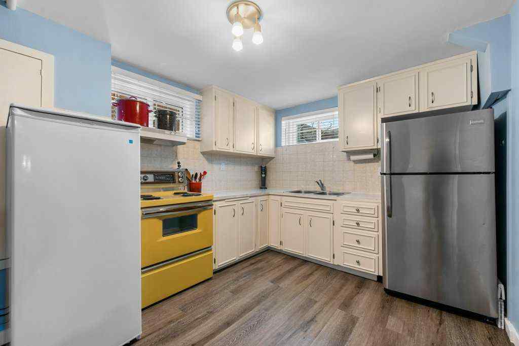 MLS® A2256414 - 1131 15 Avenue NE in Renfrew Calgary, Residential