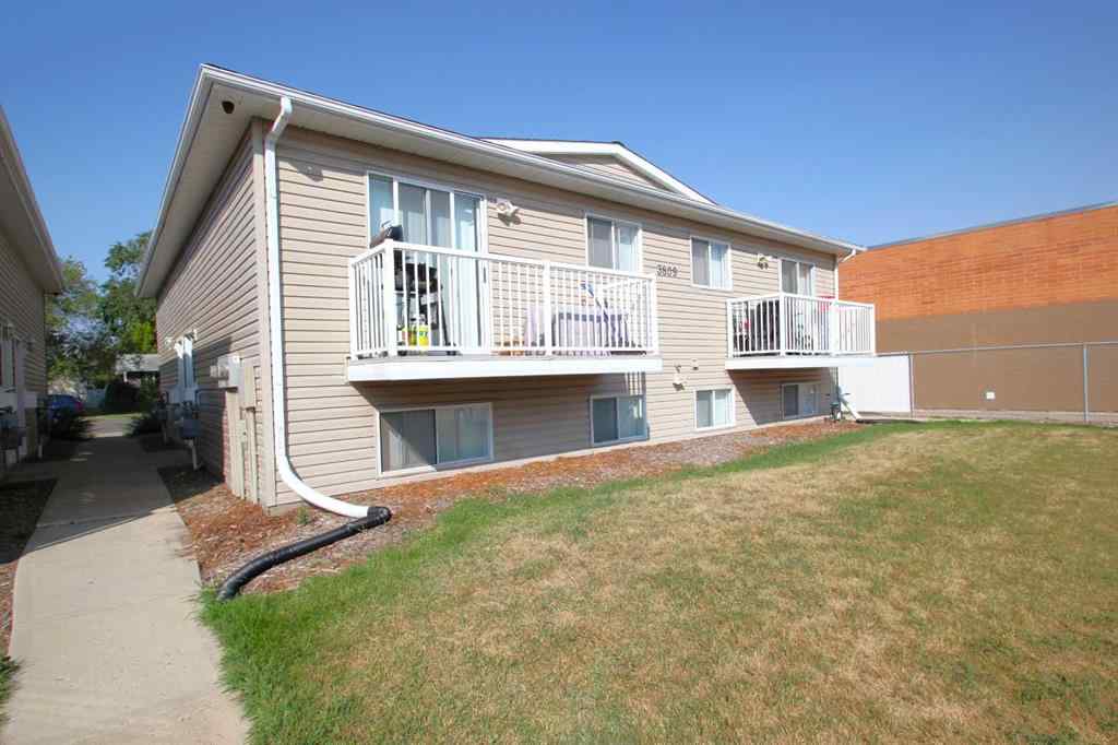 MLS® A2256418 - 3809-3813 50 Street  in Eastview Red Deer, Commercial