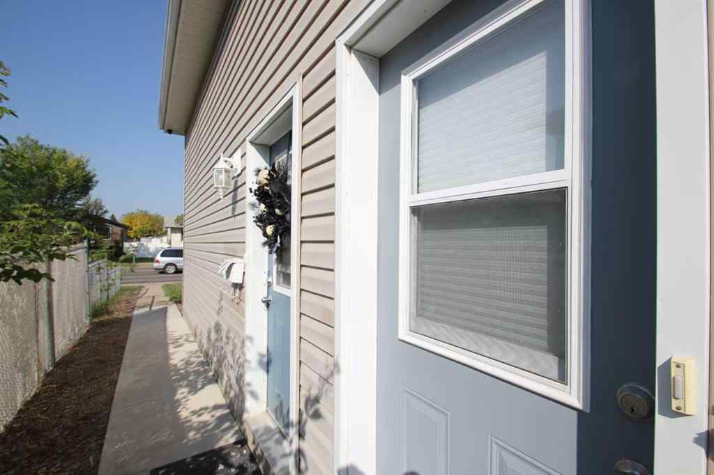MLS® A2256418 - 3809-3813 50 Street  in Eastview Red Deer, Commercial