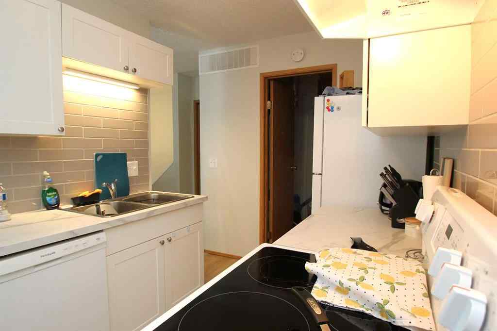 MLS® A2256418 - 3809-3813 50 Street  in Eastview Red Deer, Commercial