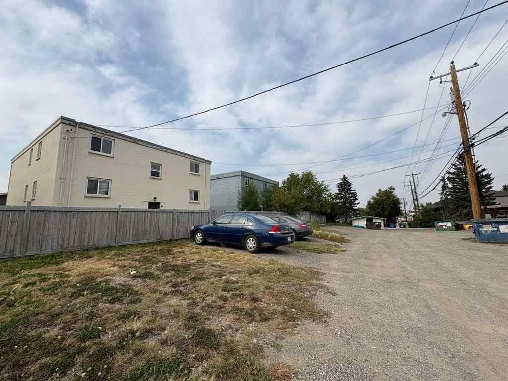MLS® A2256420 - Unit #1-6 1608 38 Street SW in Rosscarrock Calgary, Multi-Family