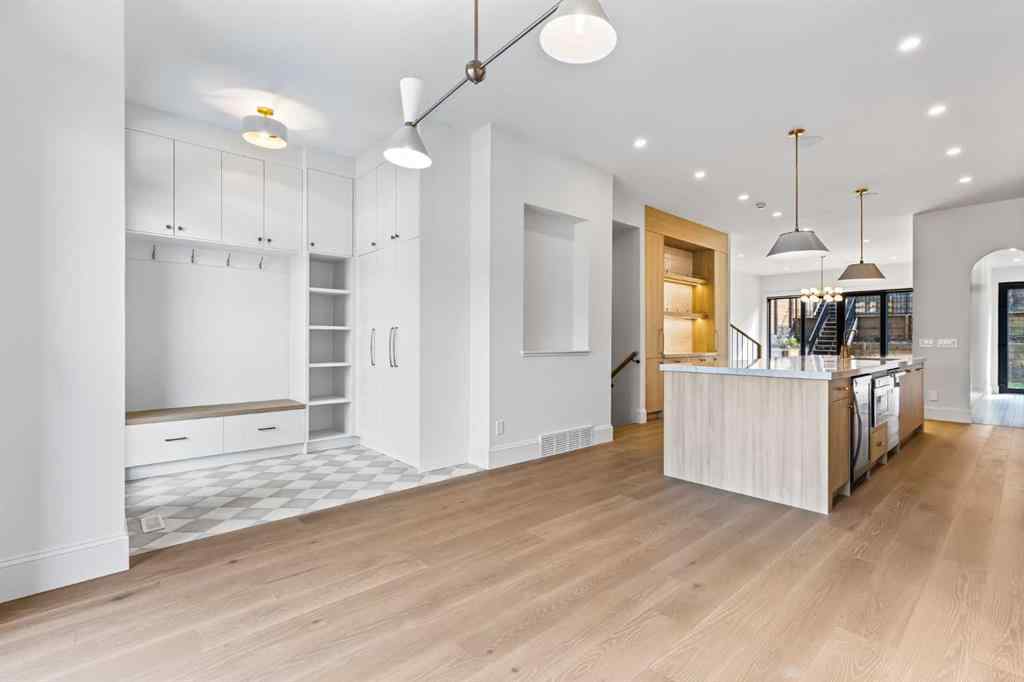 MLS® A2256424 - 2009 28 Avenue SW in South Calgary Calgary, Residential