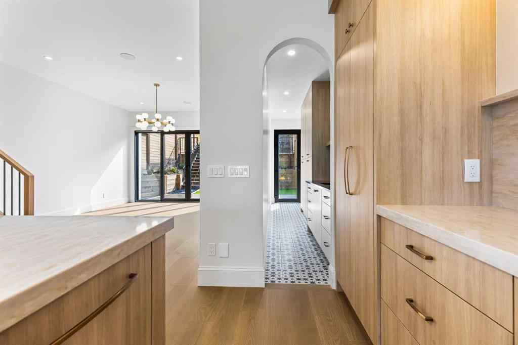 MLS® A2256424 - 2009 28 Avenue SW in South Calgary Calgary, Residential