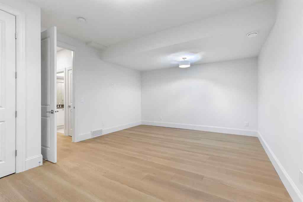 MLS® A2256427 - 2011 28 Avenue SW in South Calgary Calgary, Residential