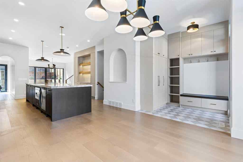 MLS® A2256427 - 2011 28 Avenue SW in South Calgary Calgary, Residential