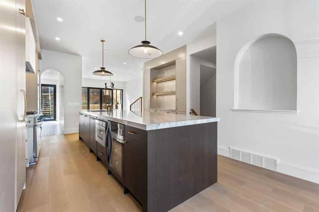 MLS® A2256427 - 2011 28 Avenue SW in South Calgary Calgary, Residential