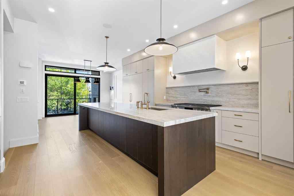 MLS® A2256427 - 2011 28 Avenue SW in South Calgary Calgary, Residential