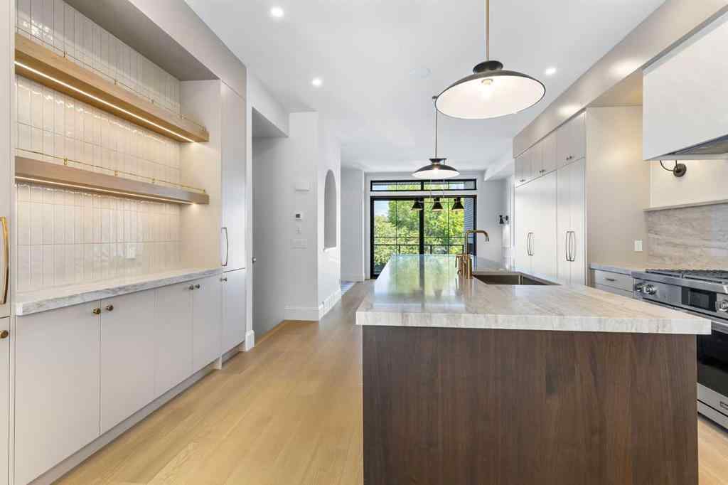 MLS® A2256427 - 2011 28 Avenue SW in South Calgary Calgary, Residential