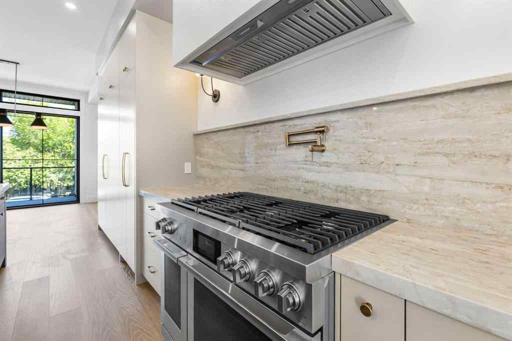 MLS® A2256427 - 2011 28 Avenue SW in South Calgary Calgary, Residential