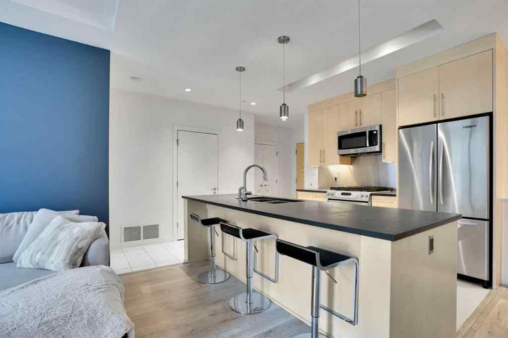 MLS® A2256429 - Unit #205 701 3 Avenue SW in Downtown Commercial Core Calgary, Residential