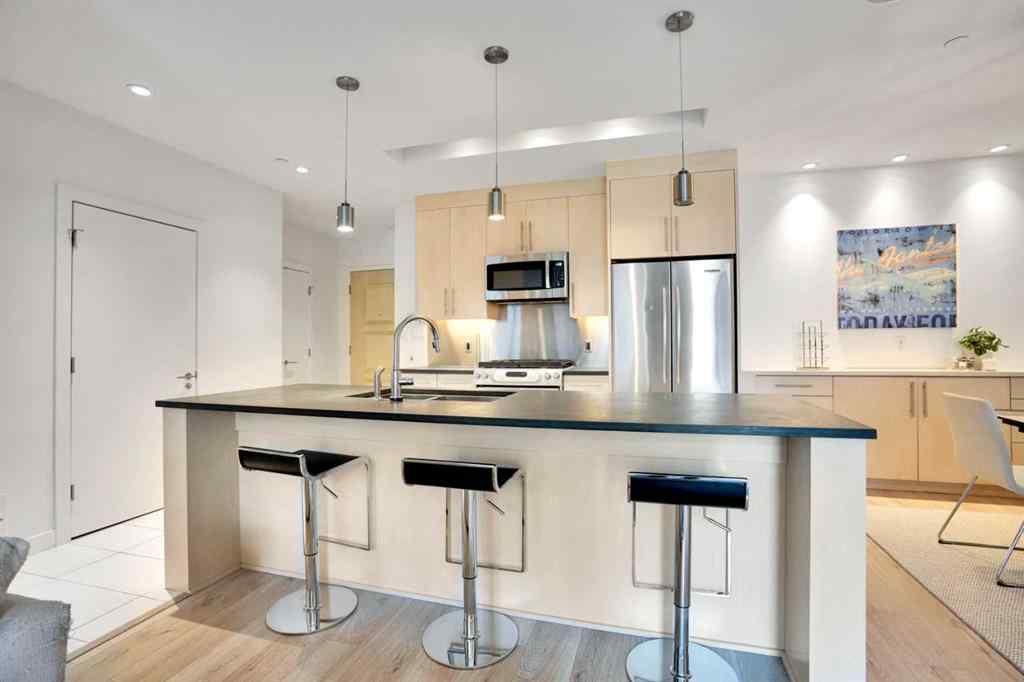 MLS® A2256429 - Unit #205 701 3 Avenue SW in Downtown Commercial Core Calgary, Residential