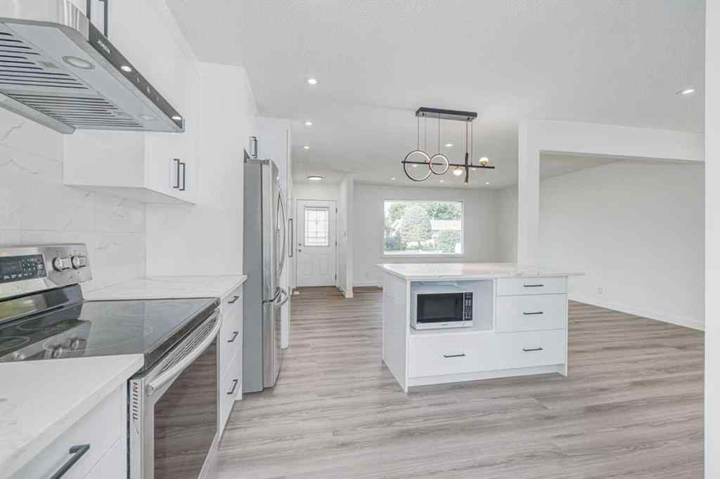 MLS® A2256432 - 2618 41 Street SE in Forest Lawn Calgary, Residential
