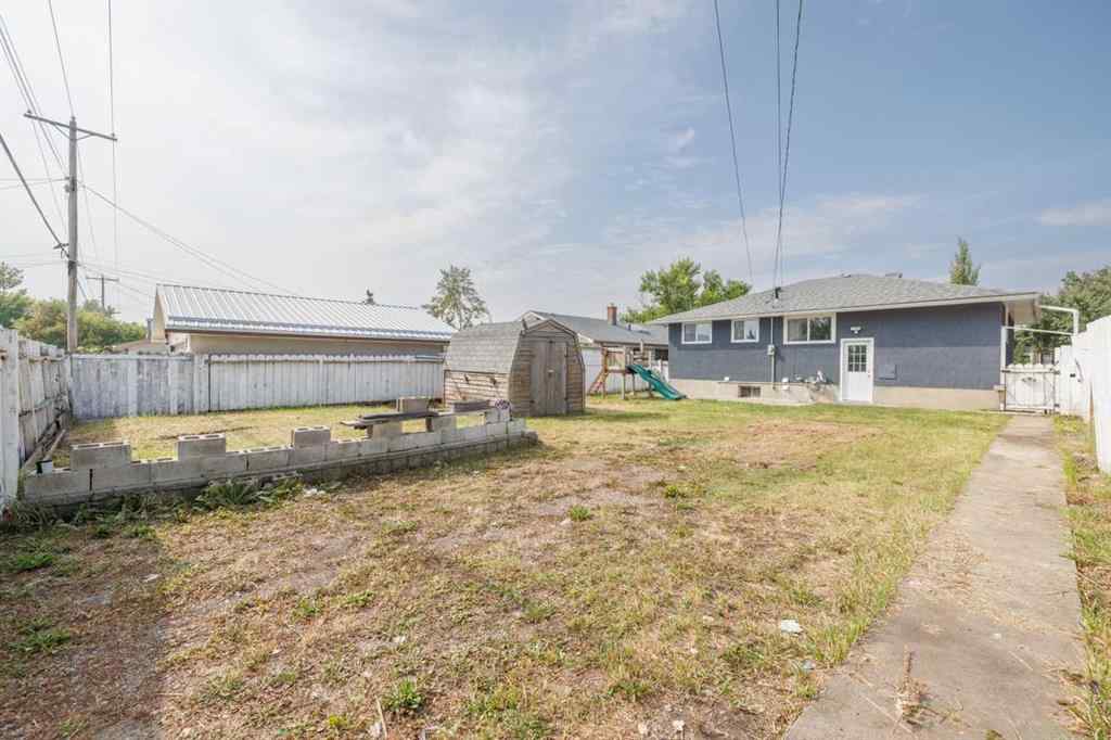 MLS® A2256432 - 2618 41 Street SE in Forest Lawn Calgary, Residential