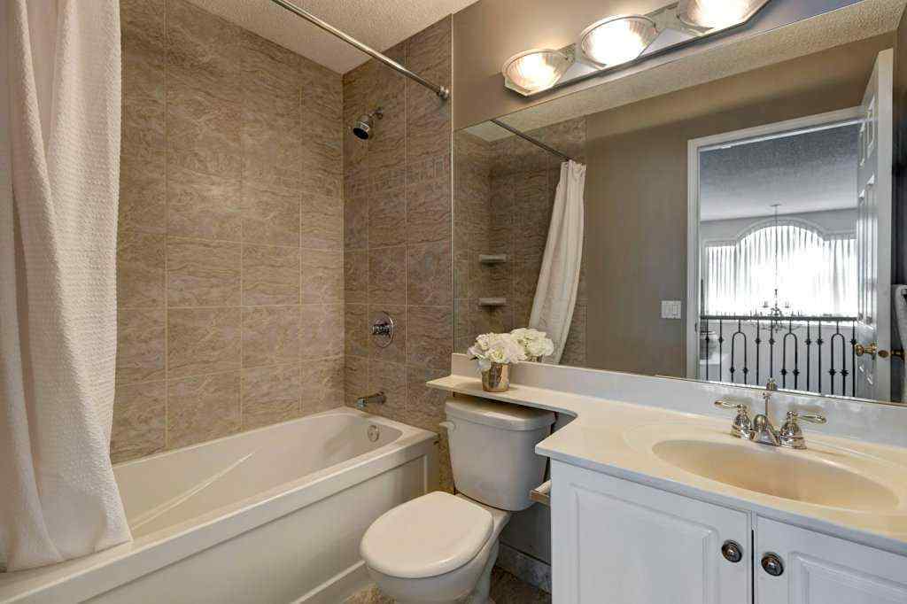 MLS® A2256433 - 3430 Douglasdale Boulevard SE in Douglasdale/Glen Calgary, Residential