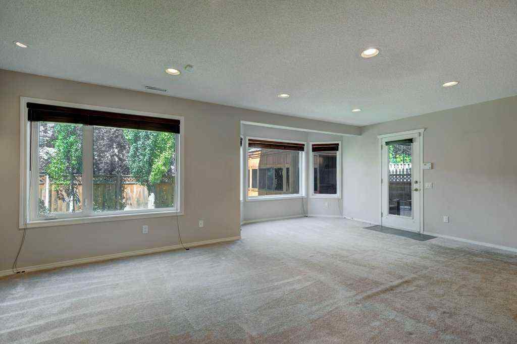 MLS® A2256433 - 3430 Douglasdale Boulevard SE in Douglasdale/Glen Calgary, Residential