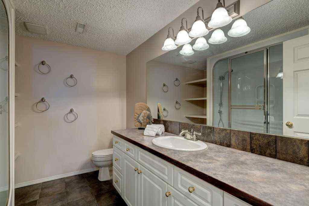 MLS® A2256433 - 3430 Douglasdale Boulevard SE in Douglasdale/Glen Calgary, Residential
