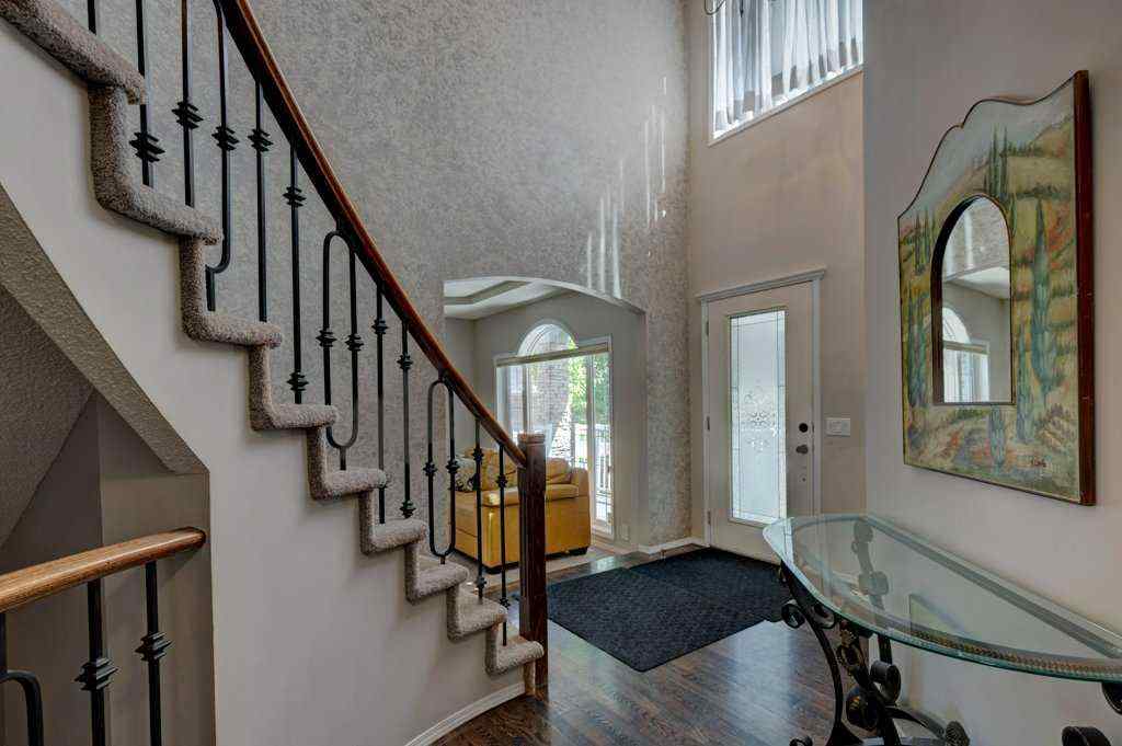 MLS® A2256433 - 3430 Douglasdale Boulevard SE in Douglasdale/Glen Calgary, Residential
