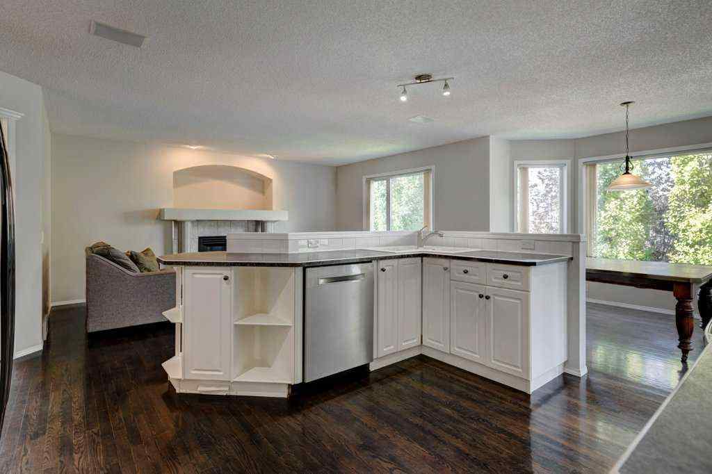 MLS® A2256433 - 3430 Douglasdale Boulevard SE in Douglasdale/Glen Calgary, Residential