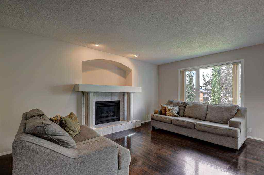 MLS® A2256433 - 3430 Douglasdale Boulevard SE in Douglasdale/Glen Calgary, Residential