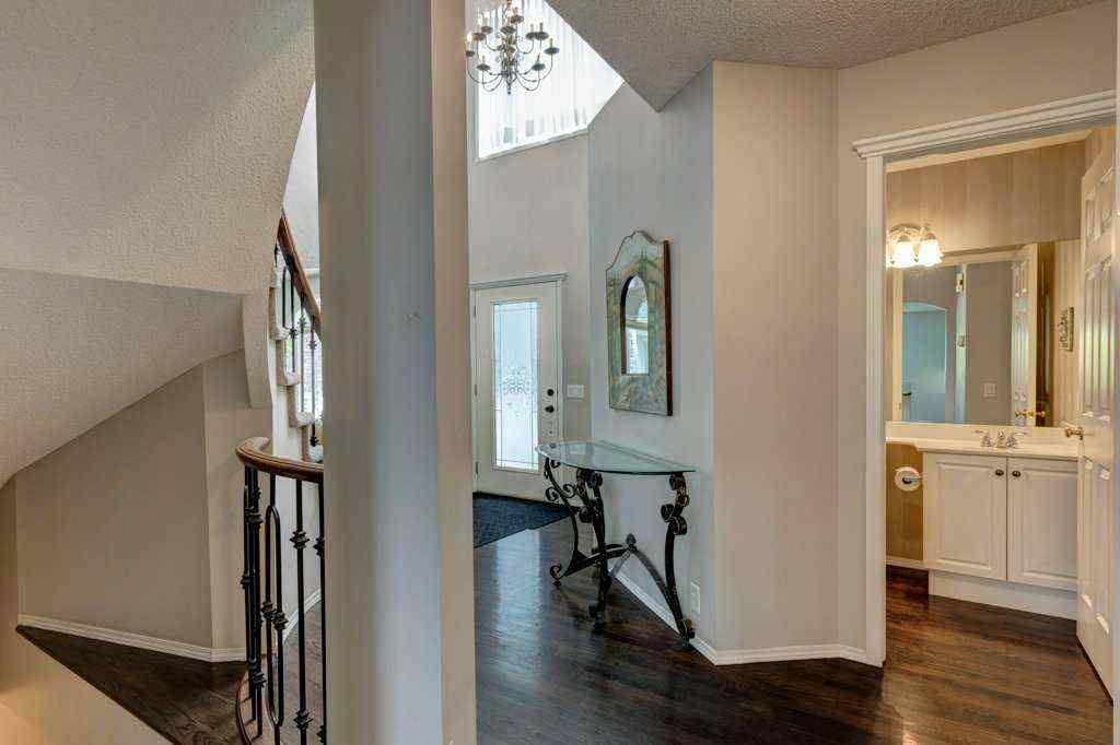 MLS® A2256433 - 3430 Douglasdale Boulevard SE in Douglasdale/Glen Calgary, Residential