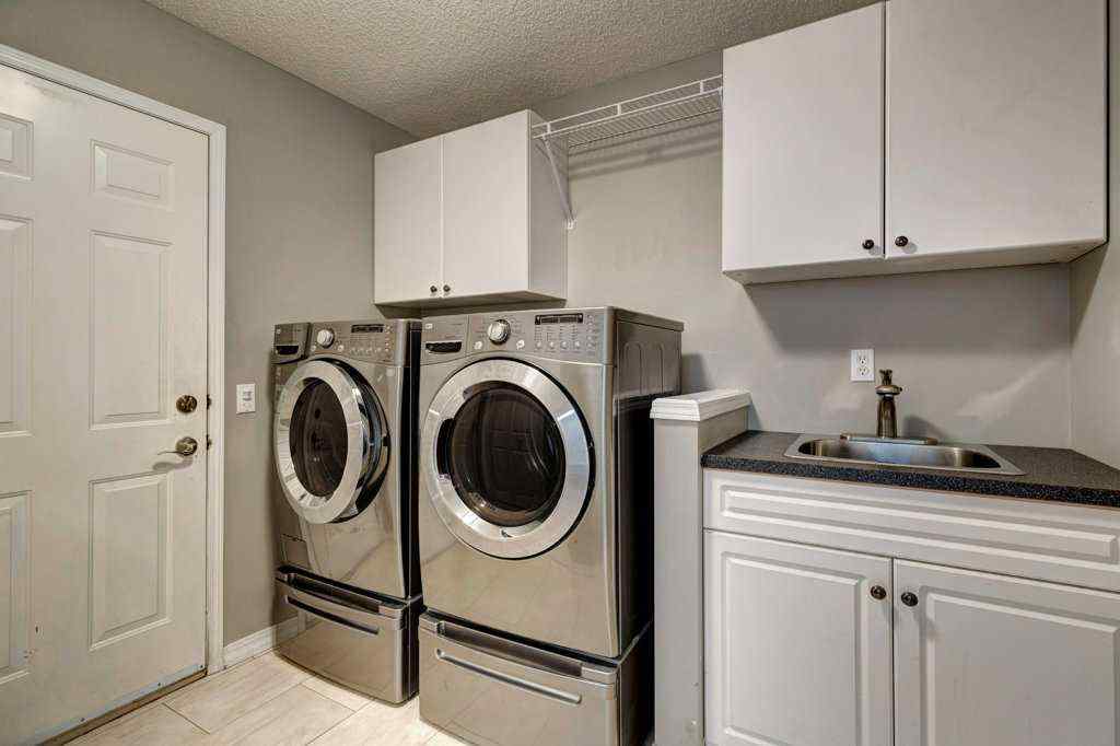 MLS® A2256433 - 3430 Douglasdale Boulevard SE in Douglasdale/Glen Calgary, Residential