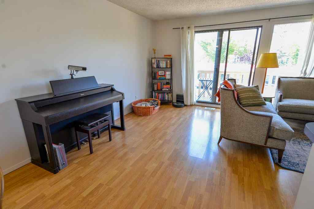 MLS® A2256449 - 8416 Centre Street NE in Beddington Heights Calgary, Residential