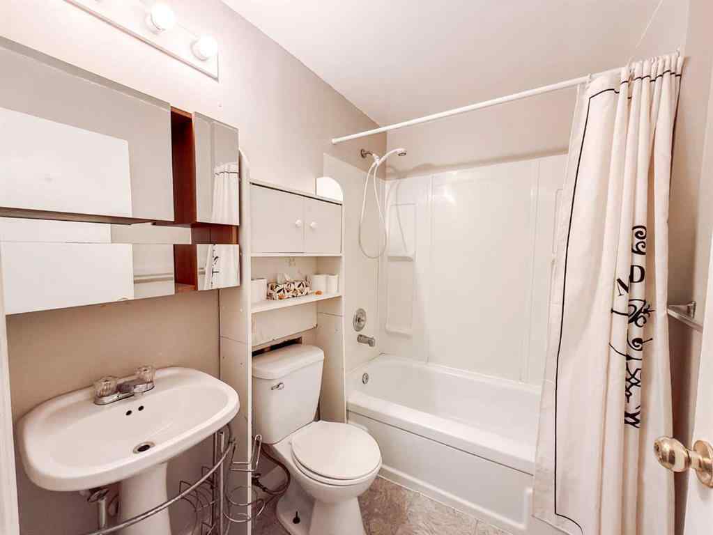 MLS® A2256450 - 4611 49 Street  in NONE Rycroft, Residential