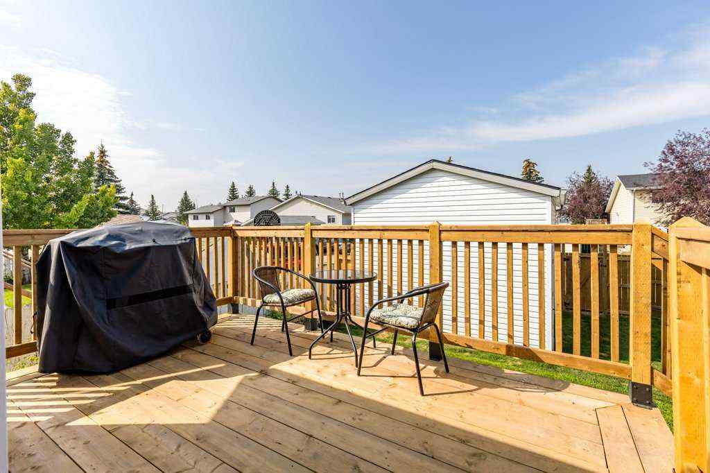 MLS® A2256453 - 21 West Mcdougal Road  in West Valley Cochrane, Residential