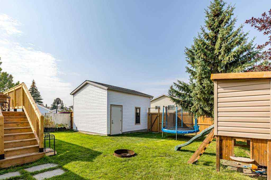 MLS® A2256453 - 21 West Mcdougal Road  in West Valley Cochrane, Residential
