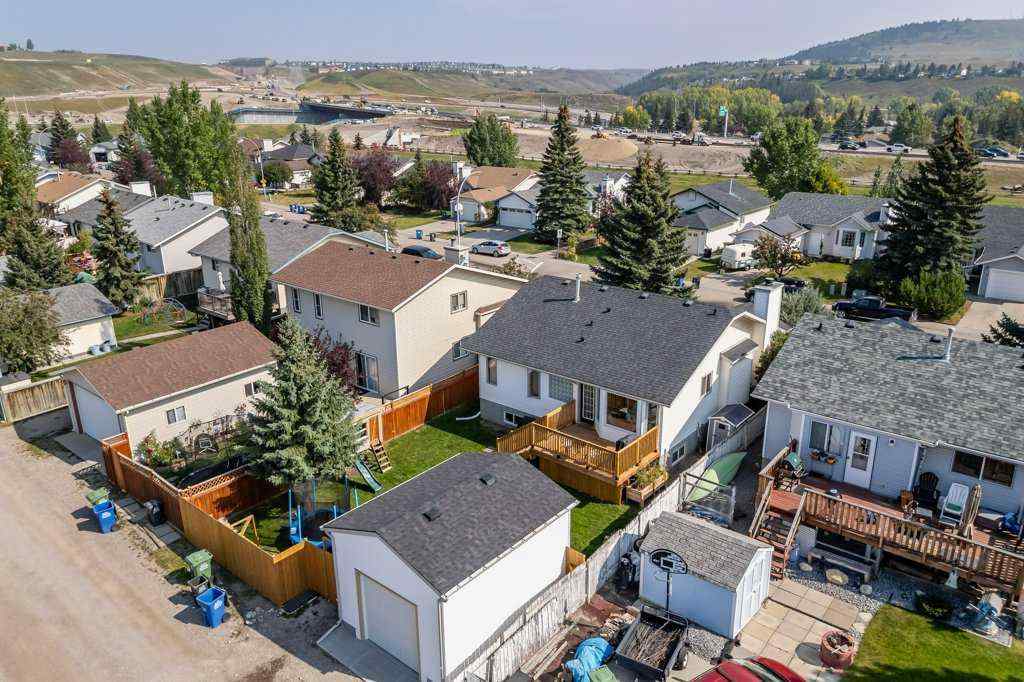 MLS® A2256453 - 21 West Mcdougal Road  in West Valley Cochrane, Residential