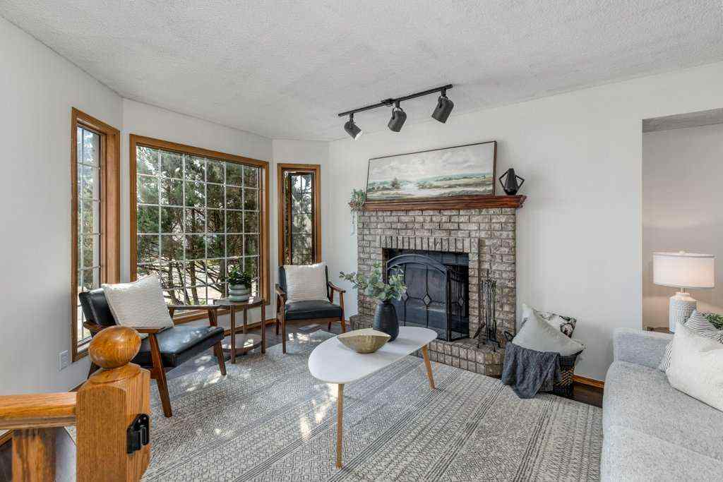 MLS® A2256453 - 21 West Mcdougal Road  in West Valley Cochrane, Residential