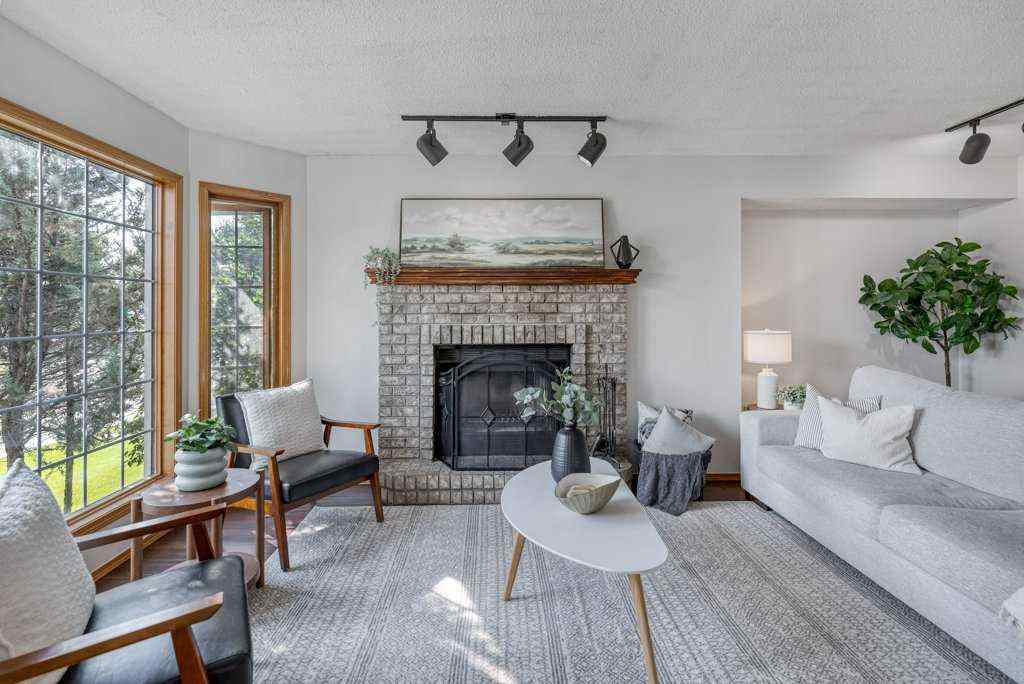 MLS® A2256453 - 21 West Mcdougal Road  in West Valley Cochrane, Residential