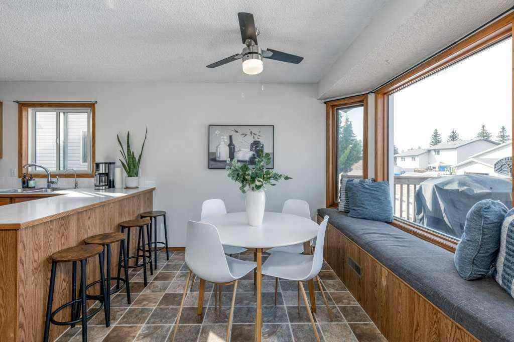 MLS® A2256453 - 21 West Mcdougal Road  in West Valley Cochrane, Residential