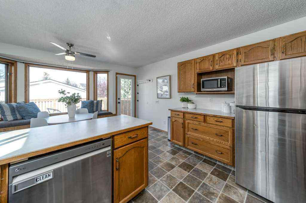 MLS® A2256453 - 21 West Mcdougal Road  in West Valley Cochrane, Residential