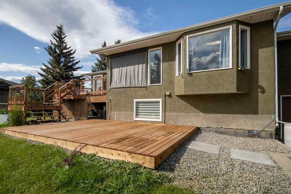 MLS® A2256456 - 550 4 Avenue W in NONE Sundre, Residential