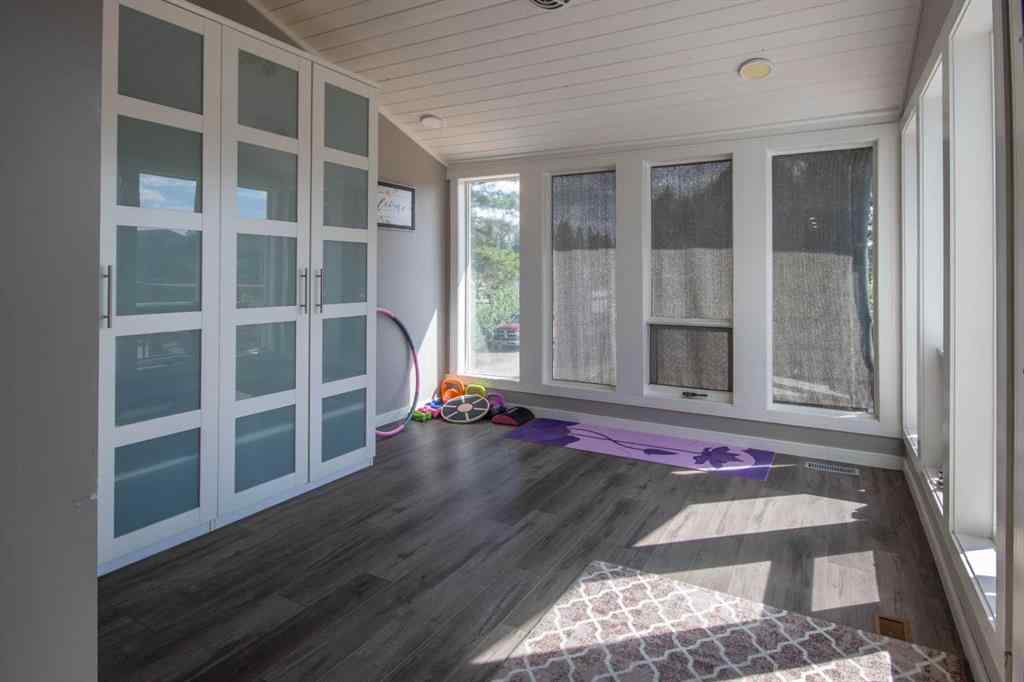 MLS® A2256456 - 550 4 Avenue W in NONE Sundre, Residential