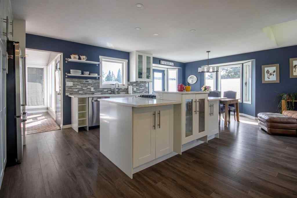 MLS® A2256456 - 550 4 Avenue W in NONE Sundre, Residential