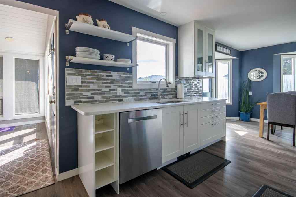 MLS® A2256456 - 550 4 Avenue W in NONE Sundre, Residential