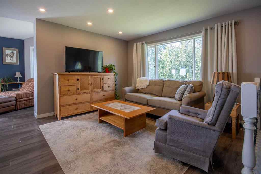 MLS® A2256456 - 550 4 Avenue W in NONE Sundre, Residential