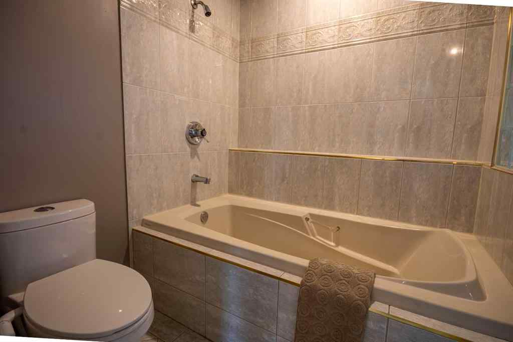 MLS® A2256456 - 550 4 Avenue W in NONE Sundre, Residential