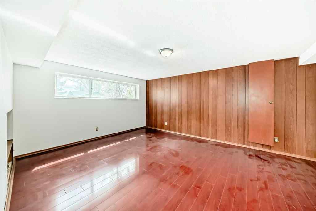 MLS® A2256460 - 5248 Barron Drive NW in Brentwood Calgary, Residential