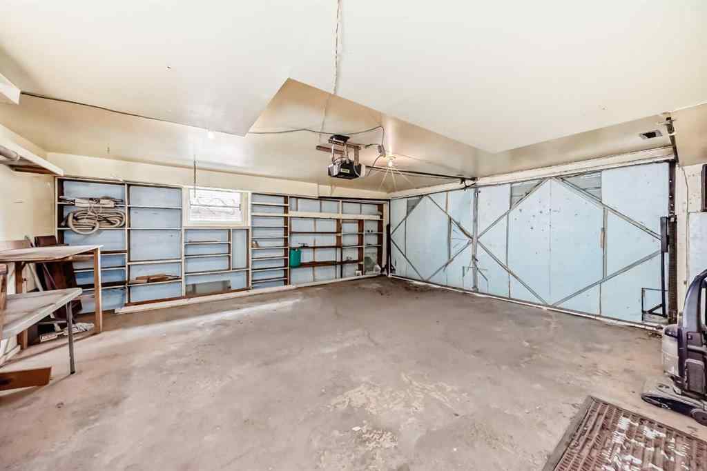 MLS® A2256460 - 5248 Barron Drive NW in Brentwood Calgary, Residential