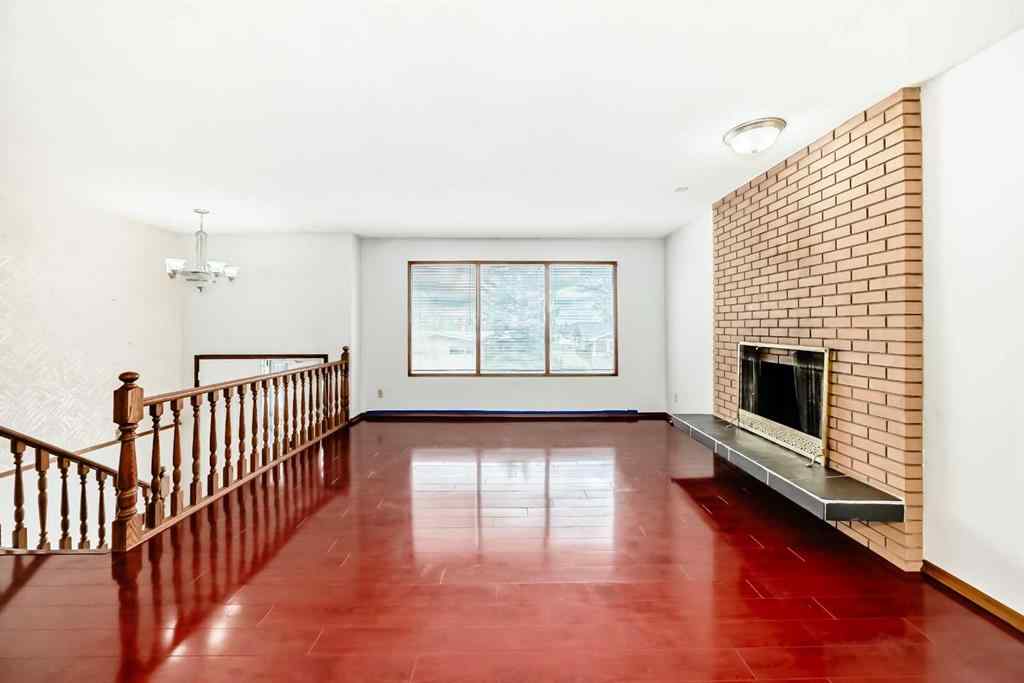 MLS® A2256460 - 5248 Barron Drive NW in Brentwood Calgary, Residential