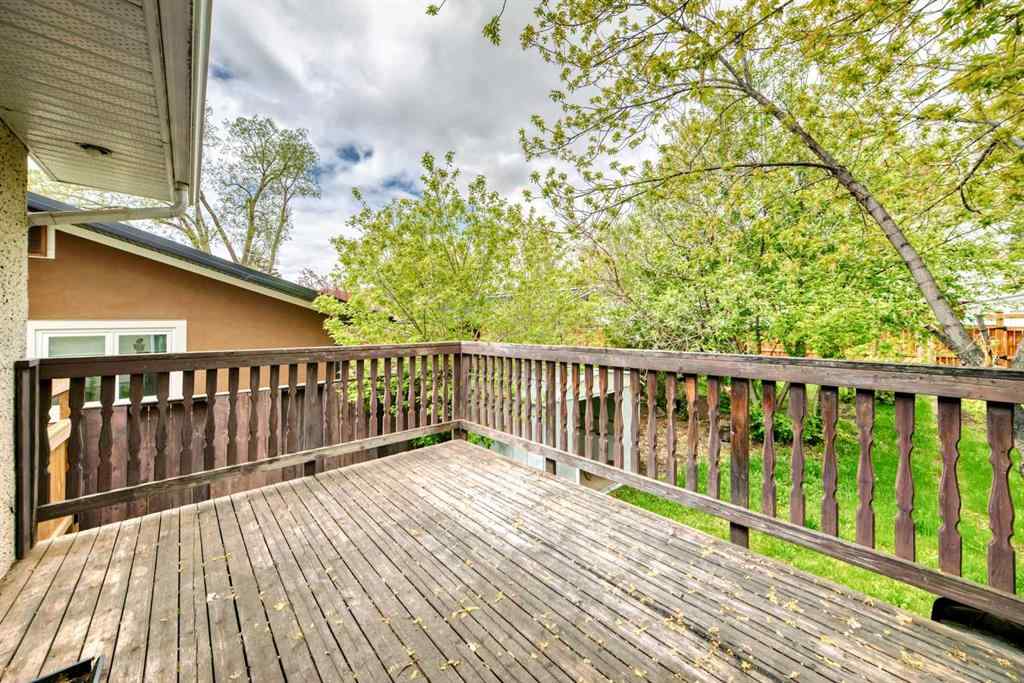 MLS® A2256460 - 5248 Barron Drive NW in Brentwood Calgary, Residential