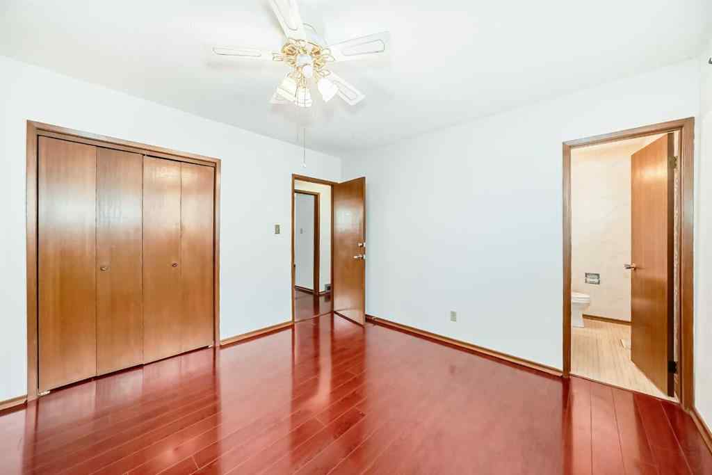 MLS® A2256460 - 5248 Barron Drive NW in Brentwood Calgary, Residential