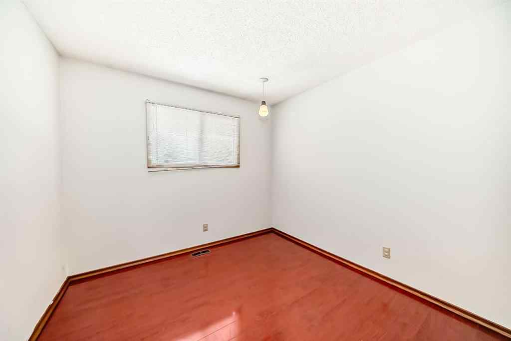 MLS® A2256460 - 5248 Barron Drive NW in Brentwood Calgary, Residential
