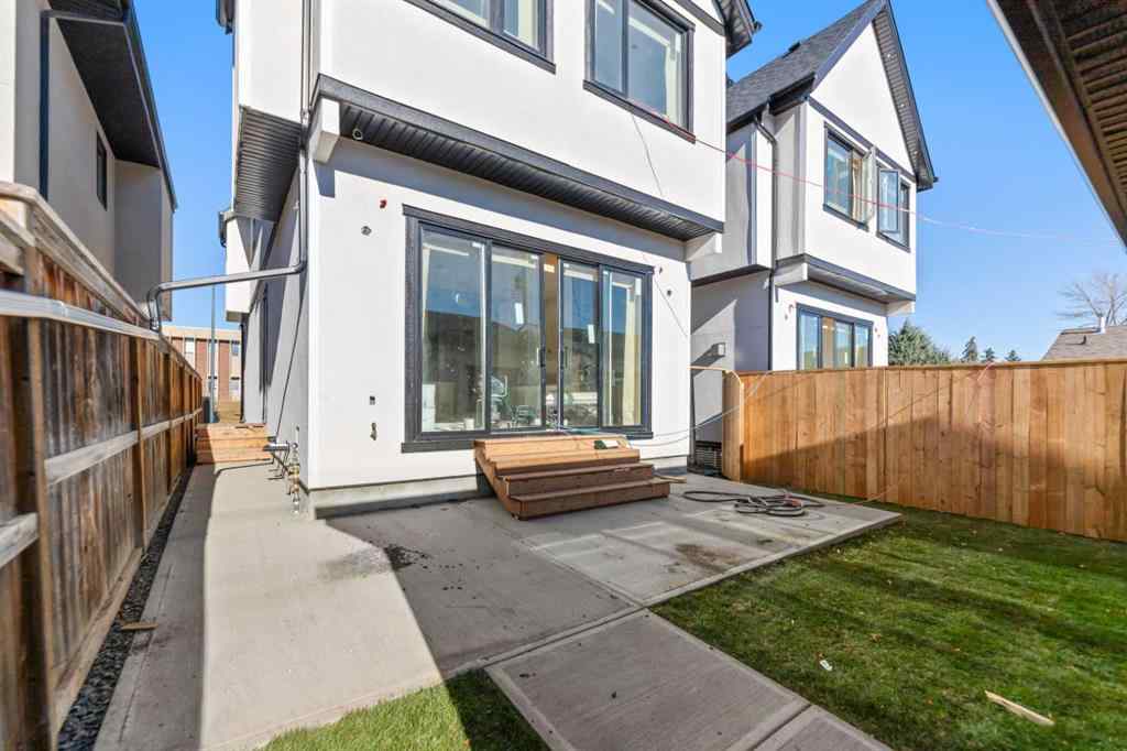 MLS® A2256462 - 2323 53 Avenue SW in North Glenmore Park Calgary, Residential