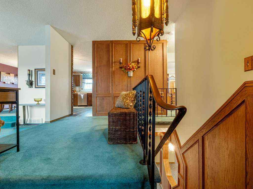MLS® A2256464 - 82 Pensacola Court W in Varsity Village Lethbridge, Residential