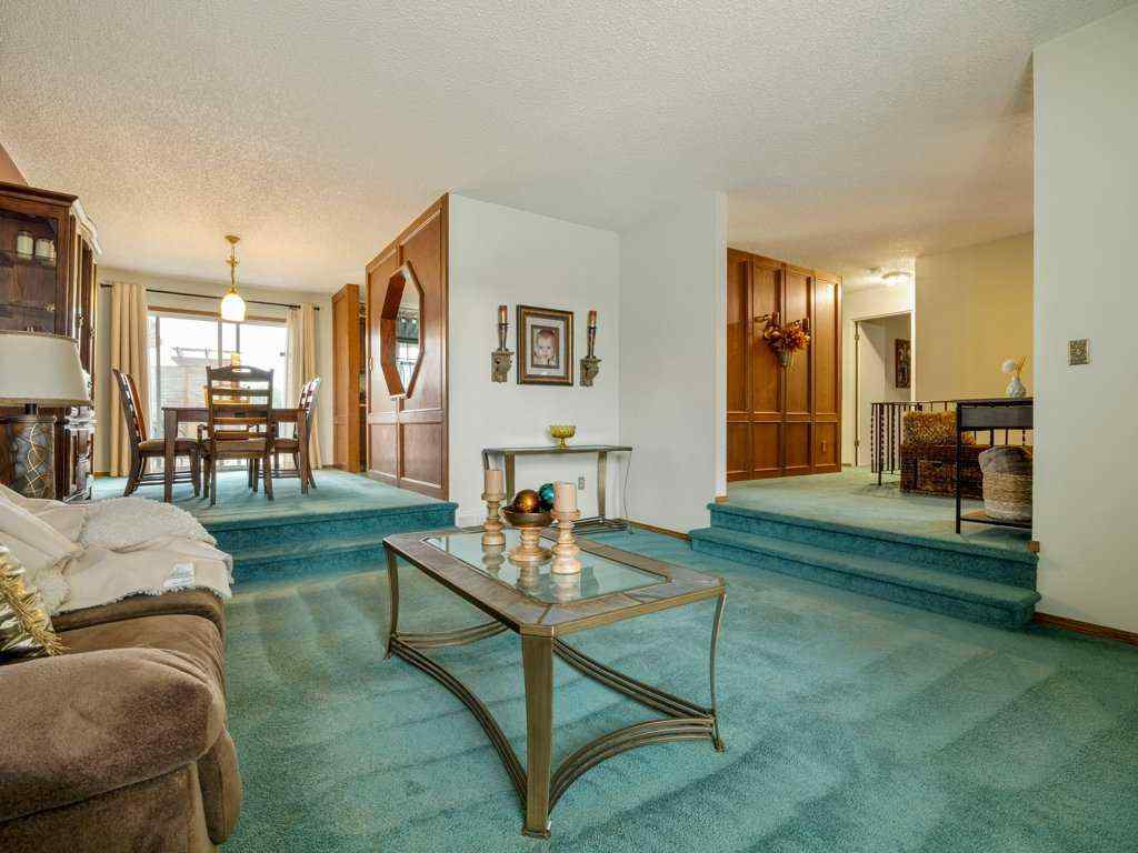 MLS® A2256464 - 82 Pensacola Court W in Varsity Village Lethbridge, Residential