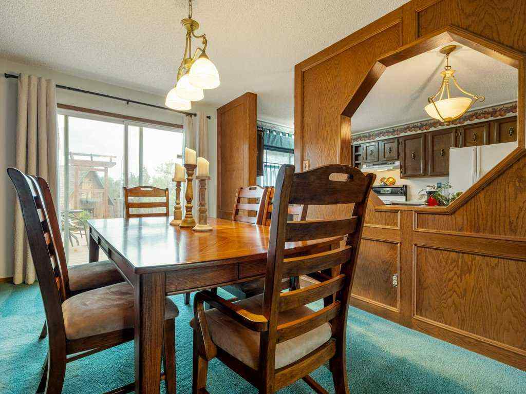 MLS® A2256464 - 82 Pensacola Court W in Varsity Village Lethbridge, Residential